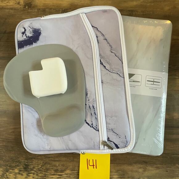 MacBook Air 13”3 2010-2017 purple soft case with hardshell - Picture 7 of 7